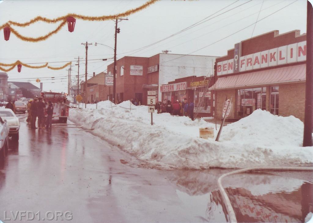 1979 : Major snow, removing from Ben Franklin due to concerns of roof collapse
